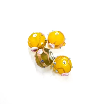 Set de 4 abalorios de cristal de Murano amarillo mate