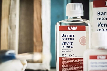 Titan Arts touch-up varnish