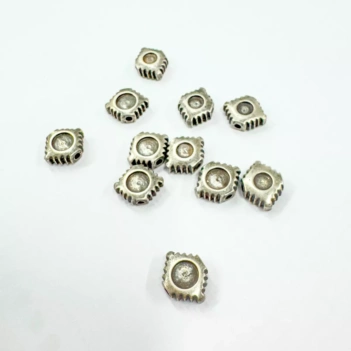 Set de 11 cuentas de cuadradas plata